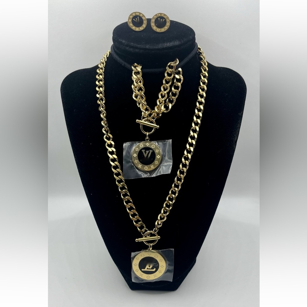 Necklace Set
